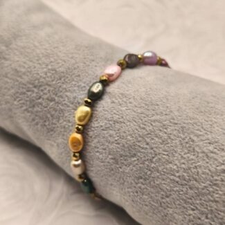 "Rainbow Pearls" - Χειροποίητο Βραχιόλι με Πολύχρωμα Φυσικά Μαργαριτάρια & Αιματίτη